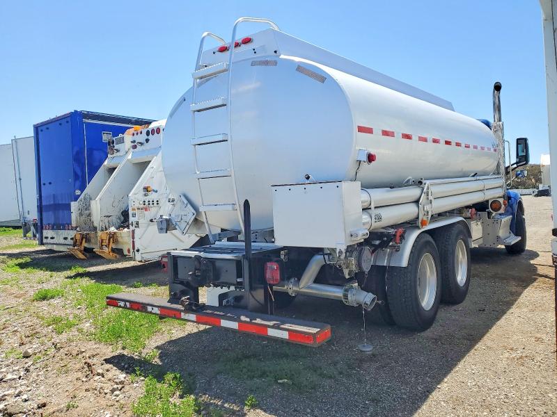 2017 Peterbilt All other VIN 1NPBLP9X2HD368928 COPART salvage auction — PARTIAL REPAIR, OH - DIS/DLR/EXP ONLY CLEAN TITLE, sold $6,900 on 2026-07-29 (photo 4)