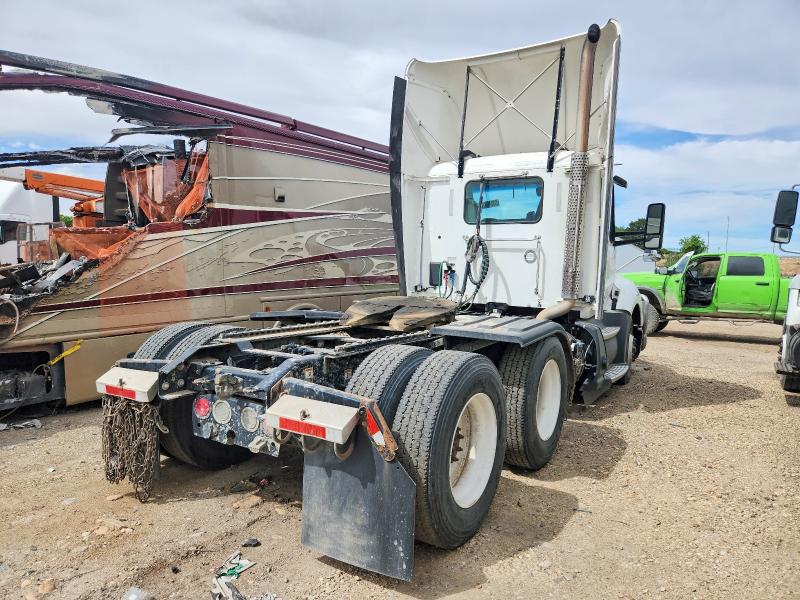 2021 Kenworth All other VIN 1XKYD49X5MJ467627 COPART salvage auction — SIDE, CT, sold $7,100 on 2026-07-14 (photo 4)