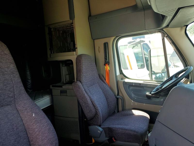 2016 Freightliner All other VIN 3AKJGLD56GSGW4853 COPART salvage auction — REAR END, CT, sold $1,350 on 2026-07-30 (photo 6)