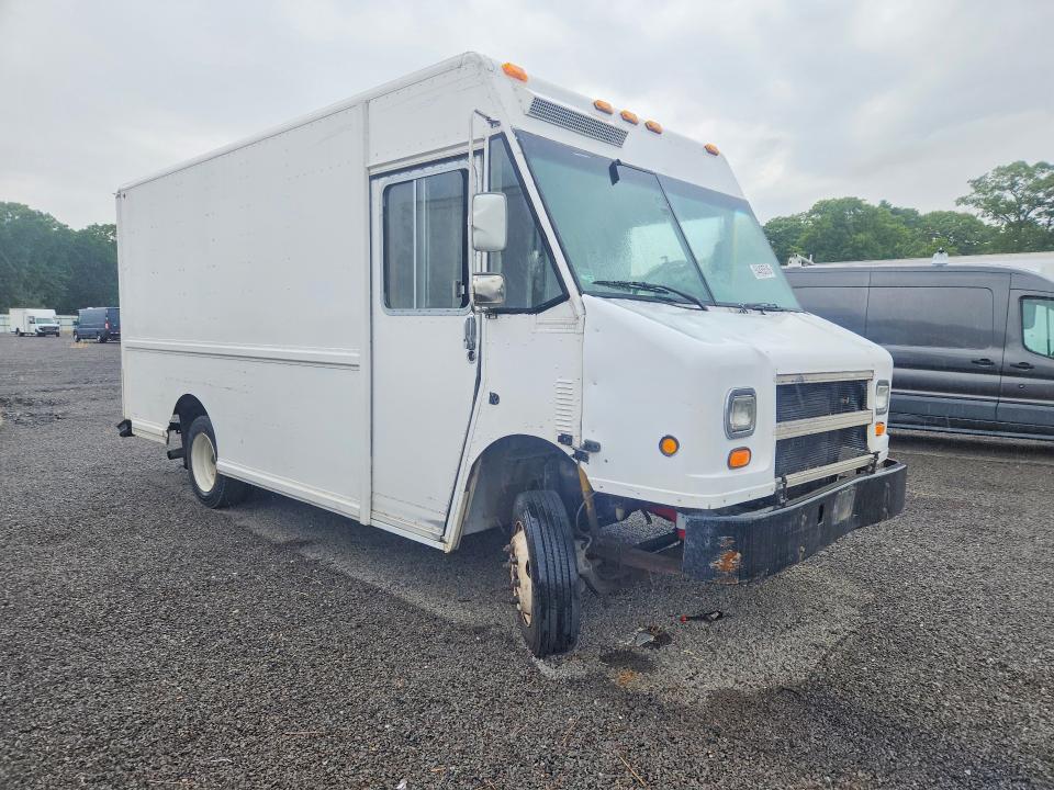 1998 Frht Mt45 chass VIN 4UZA4FFD0WC912247 COPART salvage auction — SIDE, MA - CERT OF TITLE-RECONSTRCTD COLL, sold $800 on 2026-07-06 (photo 4)