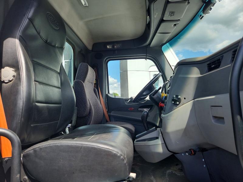 2016 Peterbilt All other VIN 1XPBA48X6GD339572 COPART salvage auction — NORMAL WEAR, IN - CERTIFICATE OF TITLE, sold $5,000 on 2026-07-31 (photo 5)