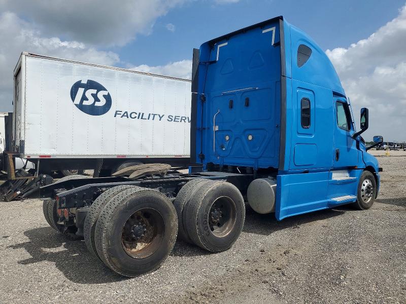 2022 Freightliner All other VIN 3AKJHHDR4NSNT7476 COPART salvage auction — MINOR DENT/SCRATCHES, IN - CERTIFICATE OF TITLE (P), sold $32,500 on 2026-07-14 (photo 4)