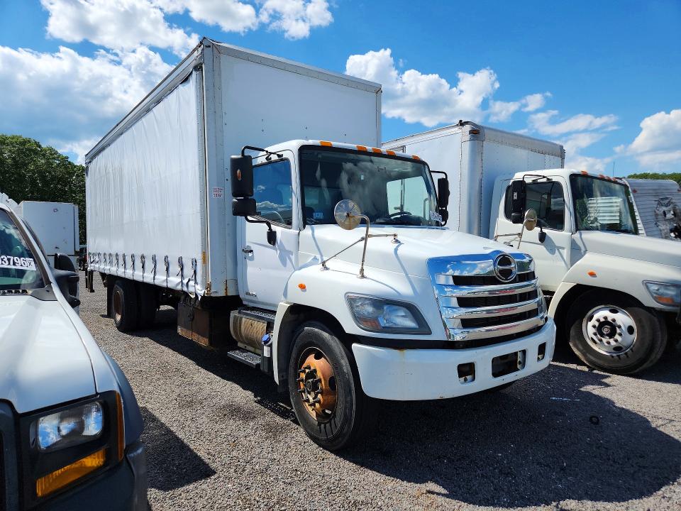 2017 Hino All other VIN 5PVNE8JV8H4S56231 COPART salvage auction — MINOR DENT/SCRATCHES, CT, sold $7,900 on 2026-07-09 (photo 4)