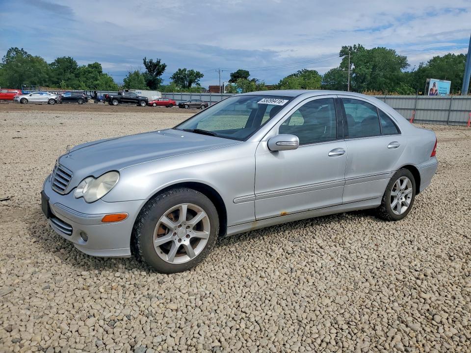 2007 Mercedes-benz C class VIN WDBRF92H07F891863 COPART salvage auction — MINOR DENT/SCRATCHES, Il - Certificate Of Title, sold $2,400 on 2026-07-31 (photo 1)
