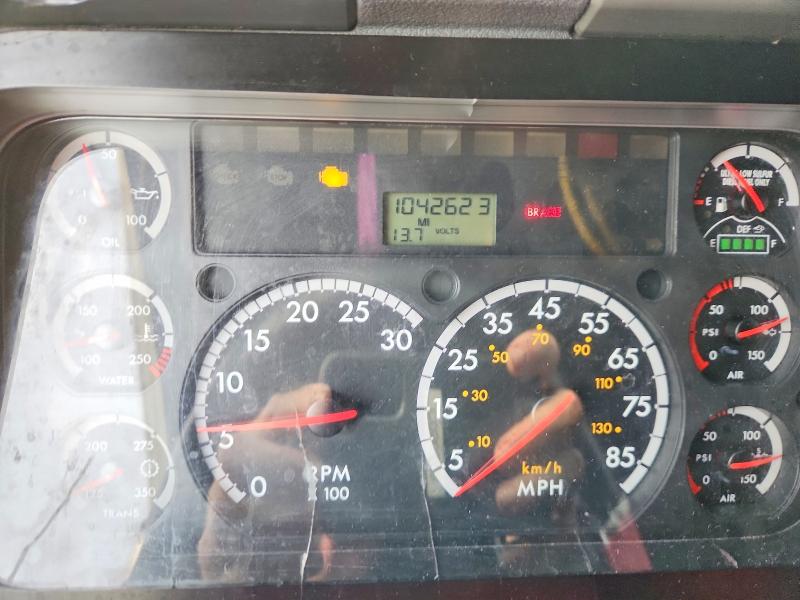 2015 Freightliner All models VIN 1FUJGLBG5FLGS1622 COPART salvage auction — MINOR DENT/SCRATCHES, FL - CERT OF TITLE SLVG REBUILDABLE, sold $3,600 on 2026-07-23 (photo 8)