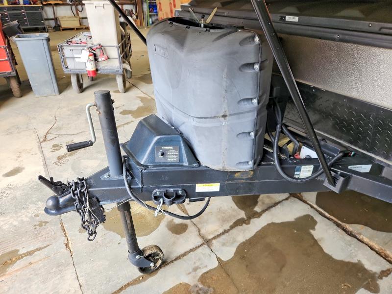 2022 Forest river All models VIN 4X4CFM219ND315690 COPART salvage auction — MINOR DENT/SCRATCHES, AB - BOS - ACTIVE, sold $2,250 on 2026-07-30 (photo 9)