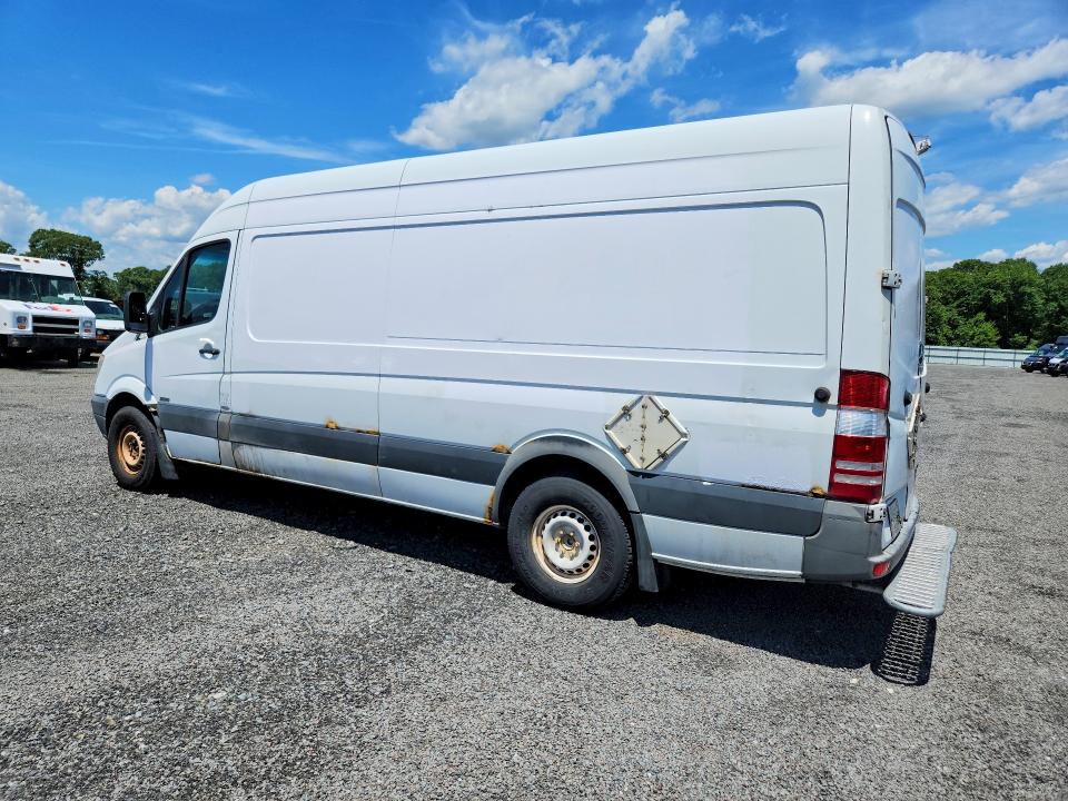 2011 Mercedes-benz Sprinter VIN WD3PE8CB3B5577892 COPART salvage auction — SIDE, CT, sold $400 on 2026-08-04 (photo 2)