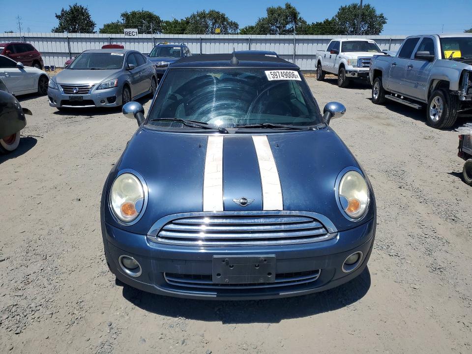 2010 Min Convertibl VIN WMWMR3C50ATZ18781 COPART salvage auction — NORMAL WEAR, DV, sold $300 on 2026-07-14 (photo 5)