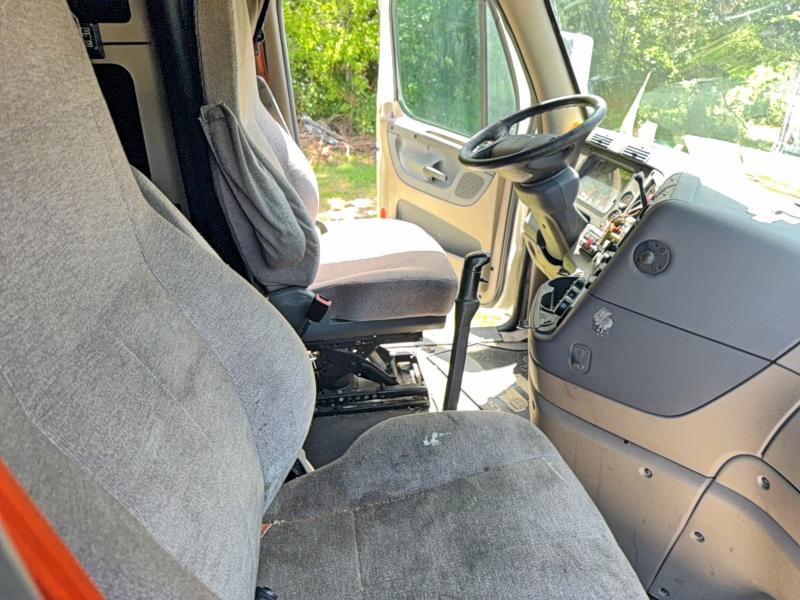 2017 Freightliner All other VIN 3AKJGLDR9HSJF4574 COPART salvage auction — MECHANICAL, CZ, sold $2,050 on 2026-07-30 (photo 5)