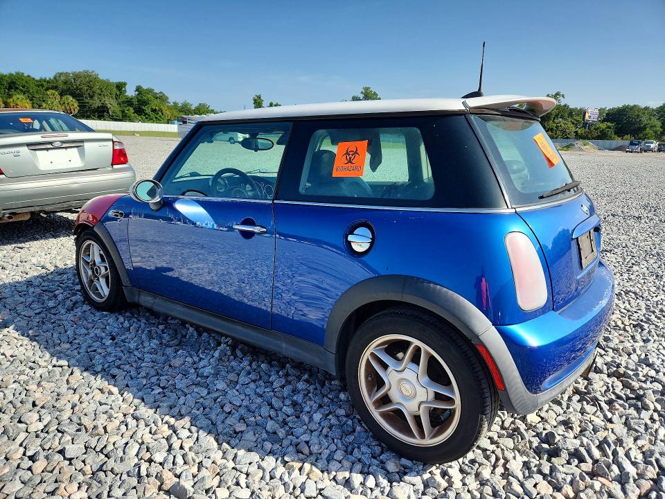 2005 Mini Cooper VIN WMWRE33445TD94259 COPART salvage auction — SIDE, Fl - Cert Of Title Slvg Rebuildable, sold $425 on 2026-08-03 (photo 2)