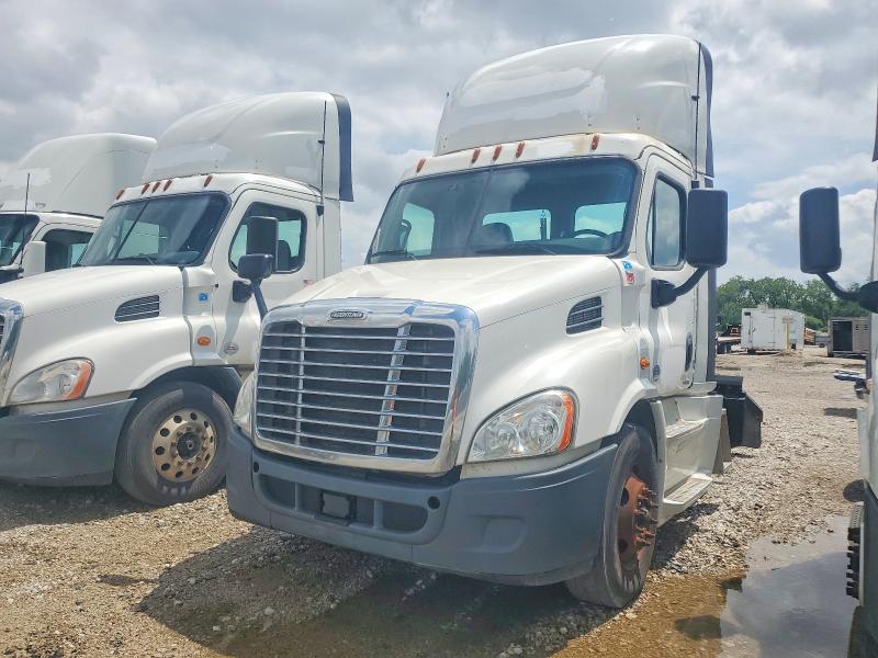 2016 Freightliner All other VIN 3AKBGADV3GSHB2460 COPART salvage auction — MINOR DENT/SCRATCHES, CT, sold $725 on 2026-07-30 (photo 2)