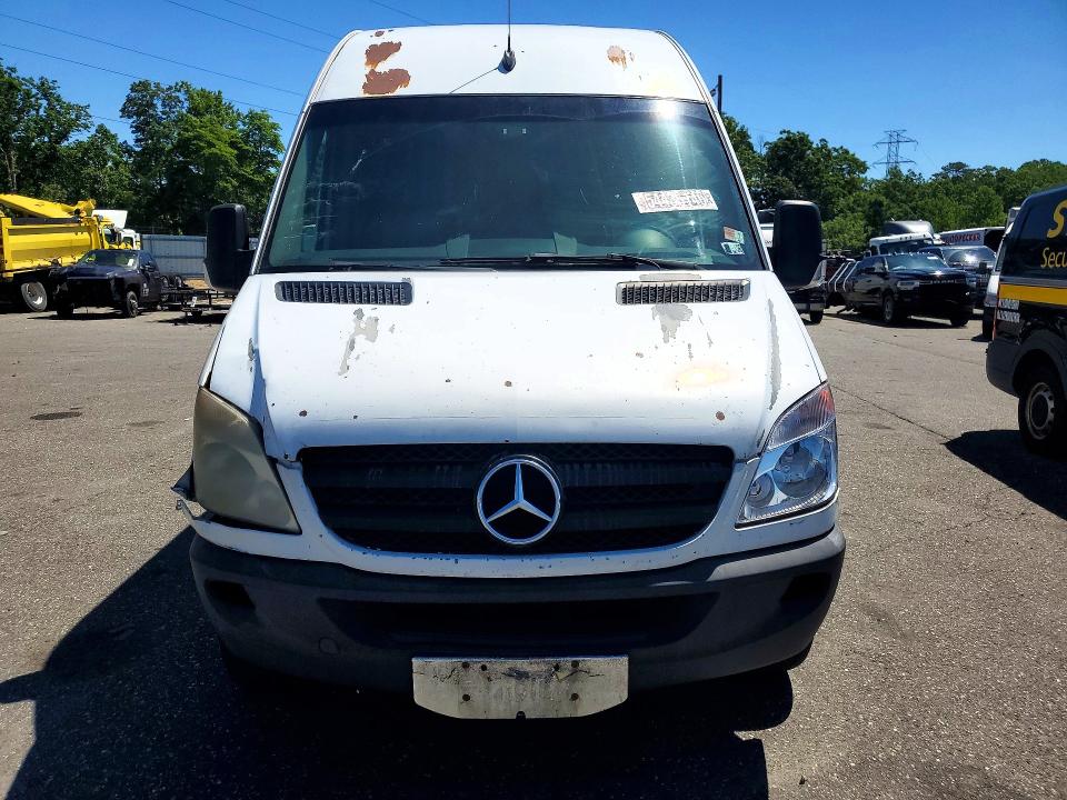 2007 Freightliner Sprinter VIN WDYPE845X75165740 COPART salvage auction — FRONT END, CT, sold $125 on 2026-08-04 (photo 5)