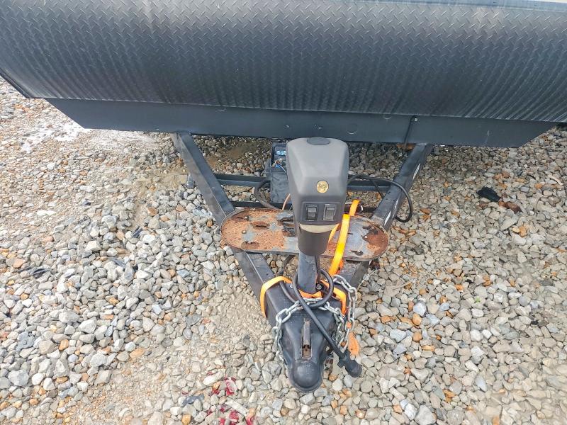 2018 Forest river Other VIN 4X4TSVA2XJL033635 COPART salvage auction — ALL OVER, MO - SALVAGE CERTIFICATE OF TITLE, sold $1,350 on 2026-07-30 (photo 8)