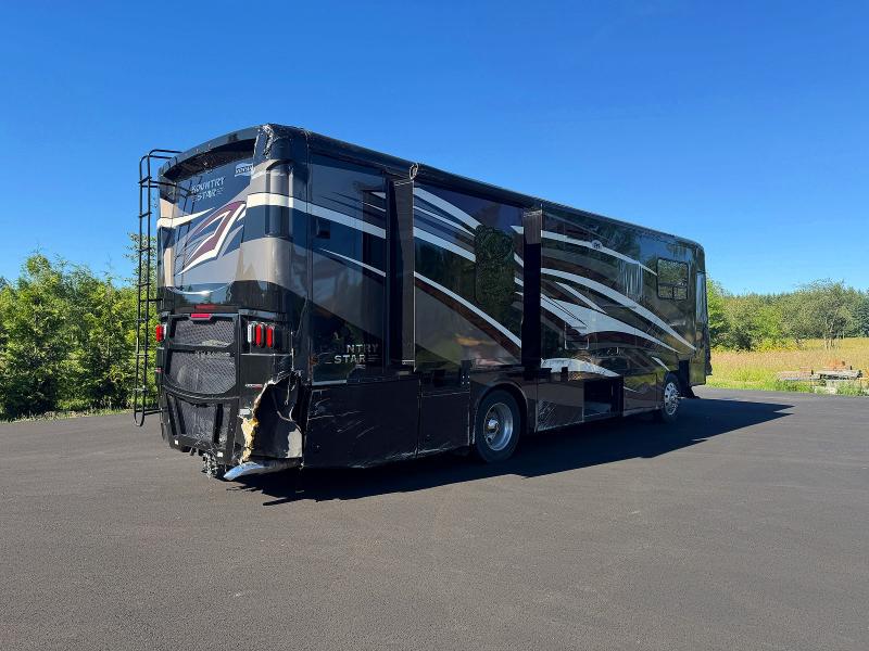 2023 Freightliner All other VIN 4UZACHFCXPCUD9444 COPART salvage auction — SIDE, OR - SALVAGE TITLE (P), sold $23,600 on 2026-07-28 (photo 4)