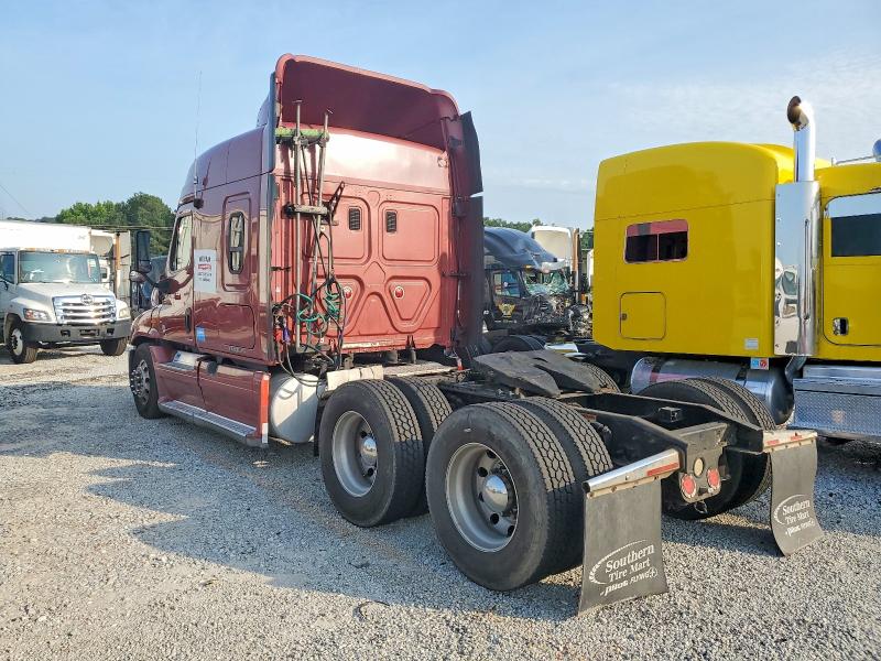 2012 Freightliner All other VIN 1FUJGLDR8CLBE3959 COPART salvage auction — MINOR DENT/SCRATCHES, CT, sold $3,350 on 2026-07-24 (photo 3)