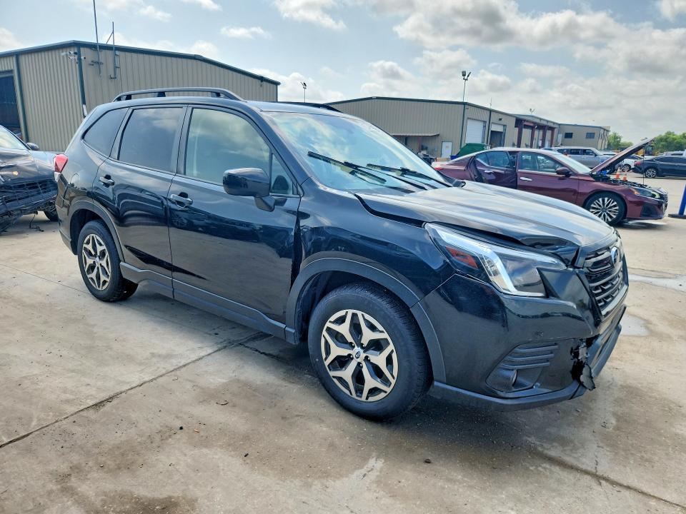 2024 Subaru Forester VIN JF2SKADC9RH486076 COPART salvage auction — SIDE, TX - CERTIFICATE OF TITLE, sold $6,400 on 2026-07-28 (photo 4)