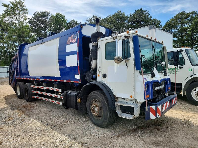 2010 Mack All other VIN 1M2AV02C8BM006519 COPART salvage auction — MINOR DENT/SCRATCHES, CD, sold $525 on 2026-09-10 (photo 1)