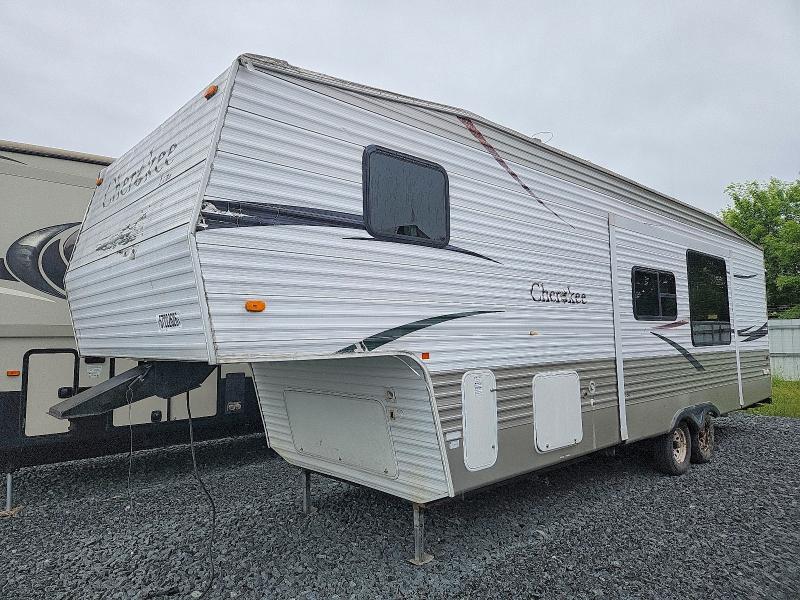 2008 Forest river cherokee Recreation VIN 4X4FCKD278X106161 COPART salvage auction — NORMAL WEAR, MI - CERT OF TITLE-REBUILT SALVAGE, sold $700 on 2026-07-28 (photo 2)
