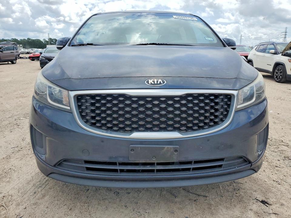 2016 Kia SEDONA VIN KNDMB5C19G6215042 COPART salvage auction — MINOR DENT/SCRATCHES, CT, sold $2,750 on 2026-07-17 (photo 5)