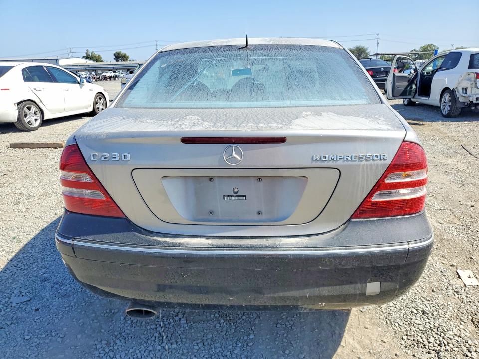 2005 Mercedes-benz C class VIN WDBRF40J95F709860 COPART salvage auction — FRONT END, Ca - Cert Of Title-Salvaged, sold $275 on 2026-07-02 (photo 6)