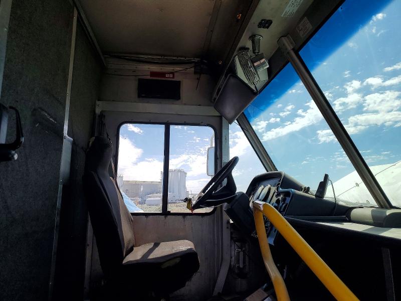 2006 Freightliner All other VIN 4UZAAPBW36CW54974 COPART salvage auction — MINOR DENT/SCRATCHES, WA - VEHICLE CERT OF OWNERSHIP-TITL, sold $1,750 on 2026-07-06 (photo 7)