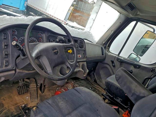 2016 Freightliner All other VIN 1FVACWDT2GHHD8450 COPART salvage auction — MINOR DENT/SCRATCHES, IL - DEALER ONLY CLEAN TITLE, sold $1,200 on 2026-07-10 (photo 8)