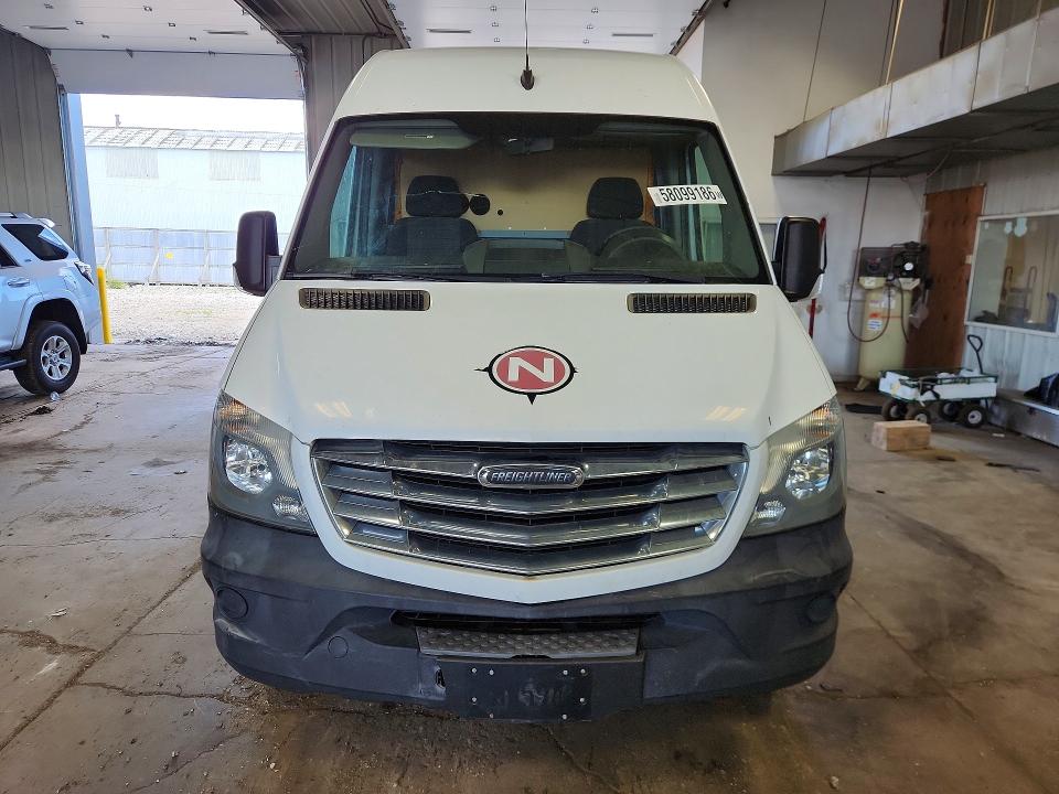 2016 Freightliner Sprinter VIN WDYPE7DD4GP291744 COPART salvage auction — MINOR DENT/SCRATCHES, CT, sold $1,300 on 2026-07-20 (photo 5)