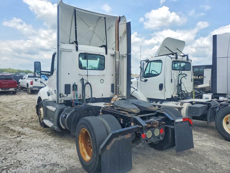 2018 Kenworth All other VIN 1XKYA48XXJJ204328 COPART salvage auction — MINOR DENT/SCRATCHES, IN - CERTIFICATE OF TITLE, sold $8,600 on 2026-07-07 (photo 3)
