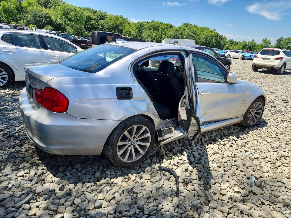 2011 BMW 3 series VIN WBAPK5G50BNN26865 COPART salvage auction — SIDE, SC, sold $575 on 2026-07-15 (photo 3)