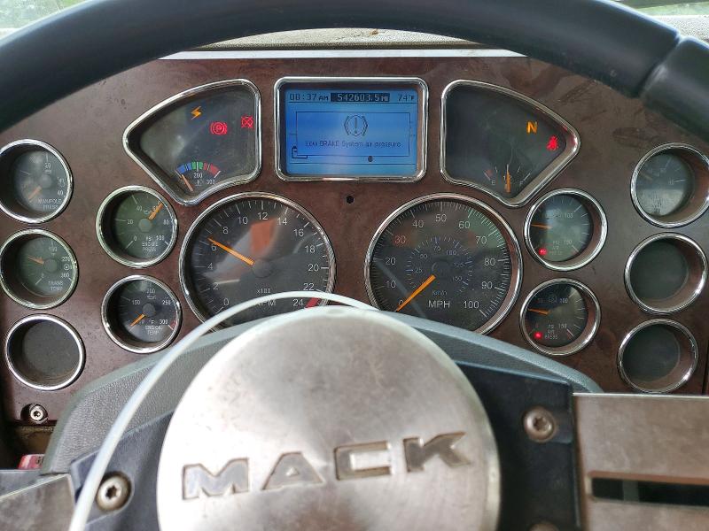 2007 Mack All other VIN 1M2AT04C17M006095 COPART salvage auction — MINOR DENT/SCRATCHES, CD, sold $3,100 on 2026-07-09 (photo 8)