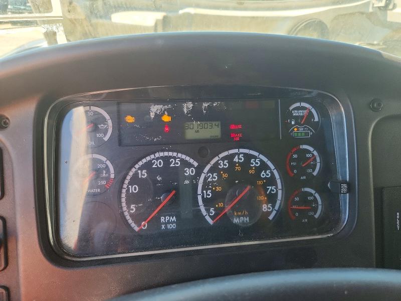 2014 Freightliner All other VIN 1FVHCYCYXEHFL2947 COPART salvage auction — MECHANICAL, CT, sold $3,875 on 2026-07-28 (photo 8)
