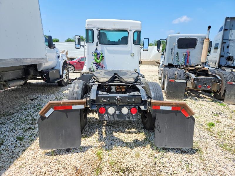 2015 Kenworth All other VIN 2XKHAJ7XXFM462686 COPART salvage auction — MINOR DENT/SCRATCHES, IN - CERTIFICATE OF TITLE, sold $8,000 on 2026-07-07 (photo 9)