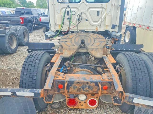 2018 Freightliner All other VIN 3AKBGADV1JSJN2740 COPART salvage auction — STRIPPED, CT, sold $125 on 2026-07-30 (photo 6)
