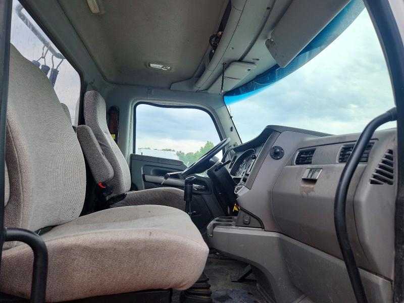 2017 Kenworth All other VIN 1XKZDP9XXHJ168596 COPART salvage auction — NORMAL WEAR, NC - CERTIFICATE OF TITLE (P), sold $16,100 on 2026-07-07 (photo 5)