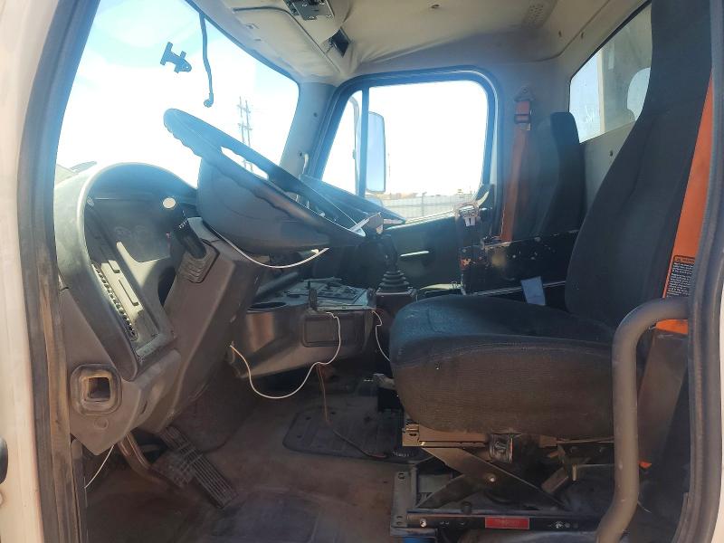 2016 Freightliner All other VIN 1FVACXDT1GHHB4937 COPART salvage auction — MINOR DENT/SCRATCHES, CD, sold $2,200 on 2026-08-14 (photo 7)