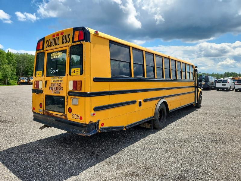 2012 Thomas Chassis b2 VIN 4UZABRDU7CCBP5511 COPART salvage auction — NORMAL WEAR, ON - PERMIT NO BRAND - UNFIT, sold $2,500 on 2026-09-01 (photo 4)