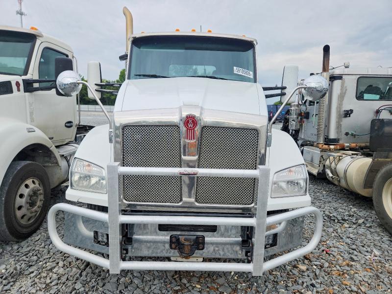 2017 Kenworth All other VIN 1XKZDP9XXHJ168596 COPART salvage auction — NORMAL WEAR, NC - CERTIFICATE OF TITLE (P), sold $16,100 on 2026-07-07 (photo 9)