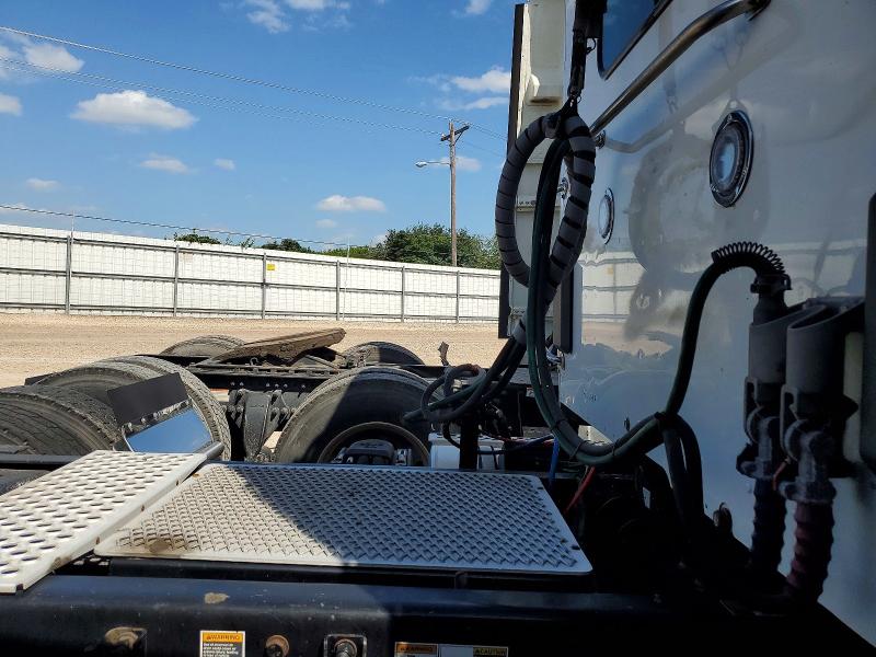 2017 Kenworth All other VIN 1XKZDK9X1HJ163970 COPART salvage auction — MINOR DENT/SCRATCHES, OH - CERTIFICATE OF TITLE, sold $4,250 on 2026-07-28 (photo 6)