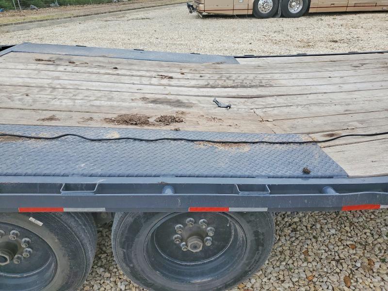 2023 Lamar Unknown VIN 5RVF82424PP120501 COPART salvage auction — ROLLOVER, SV, sold $1,800 on 2026-08-20 (photo 6)