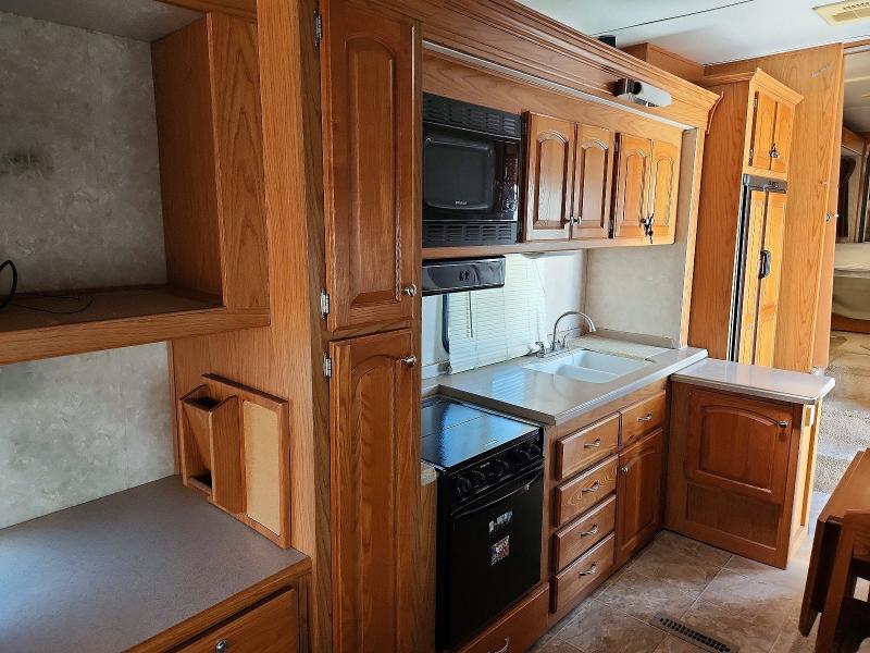 2006 Heartland big horn Unknown VIN 5SFGF35226E001118 COPART salvage auction — SIDE, CA - SALVAGE CERTIFICATE, sold $2,100 on 2026-07-09 (photo 7)