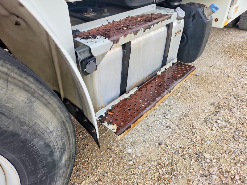 2014 Freightliner All other VIN 1FVACXDT7EHFM5119 COPART salvage auction — MINOR DENT/SCRATCHES, CT, sold $6,700 on 2026-08-18 (photo 9)