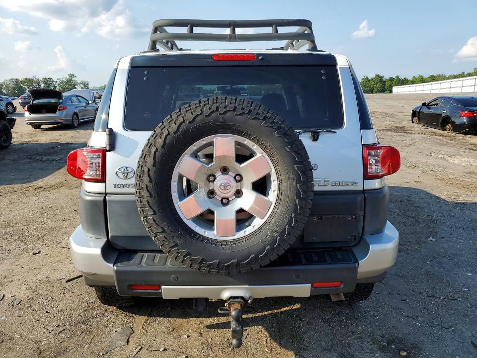 2008 Toyota Fj cruiser VIN JTEBU11F280106480 COPART salvage auction — FRONT END, Va - Certificate Of Title, sold $3,950 on 2026-07-15 (photo 6)