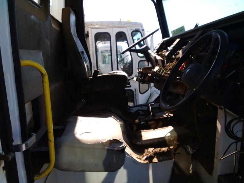2001 Freightliner All other VIN 1FVABXBS41HJ95243 COPART salvage auction — STRIPPED, FL - CERTIFICATE OF DESTRUCTION (P), sold $225 on 2026-07-09 (photo 5)