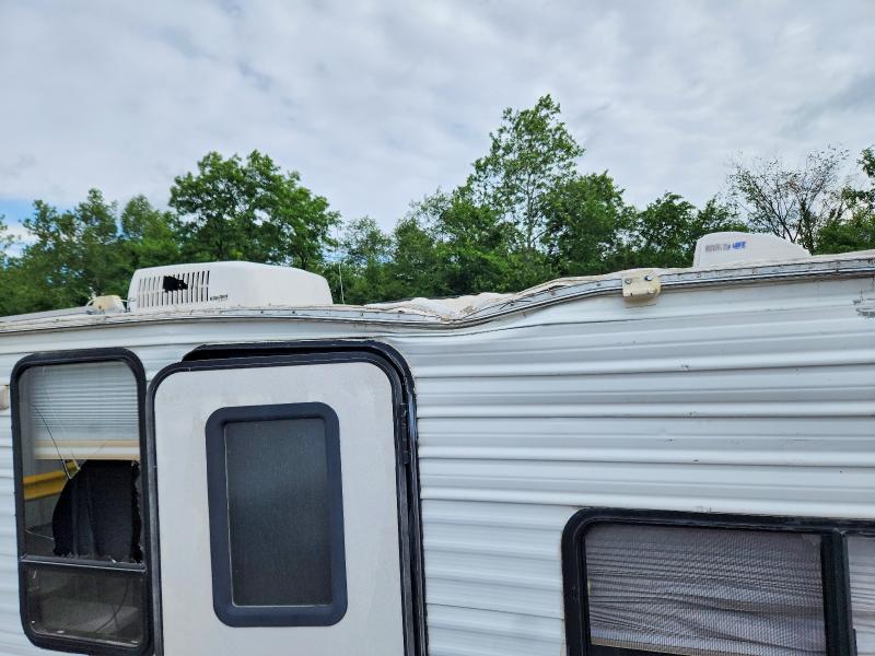 1999 Othe Trailer VIN 4X4TWDB211R131141 COPART salvage auction — ROOF, PA - CERTIFICATE OF SALVAGE, sold $40 on 2026-07-30 (photo 9)