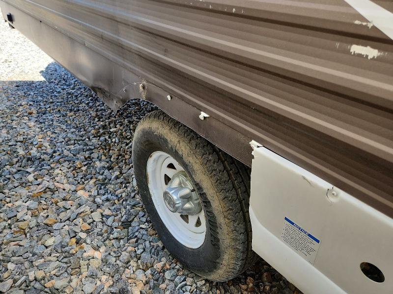 2017 Foresriver Revere VIN 5ZT2SHWB1HE010043 COPART salvage auction — SIDE, FL - DIS/DLR/EXP ONLY CLEAN TITLE, sold $4,150 on 2026-07-07 (photo 9)