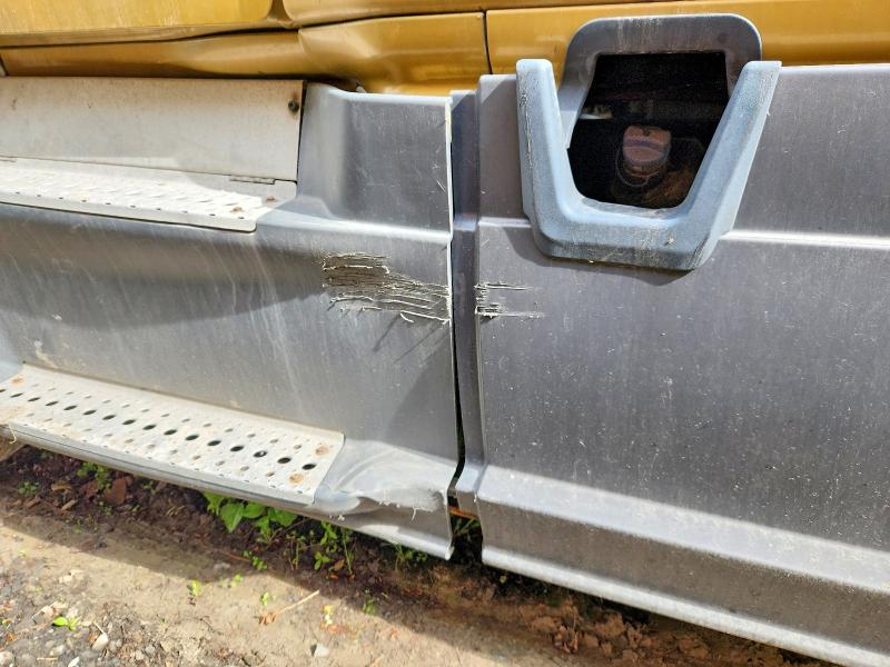 2018 Freightliner All other VIN 3AKJGHDV5JDJS2438 COPART salvage auction — MECHANICAL, NF, sold $2,000 on 2026-07-30 (photo 9)