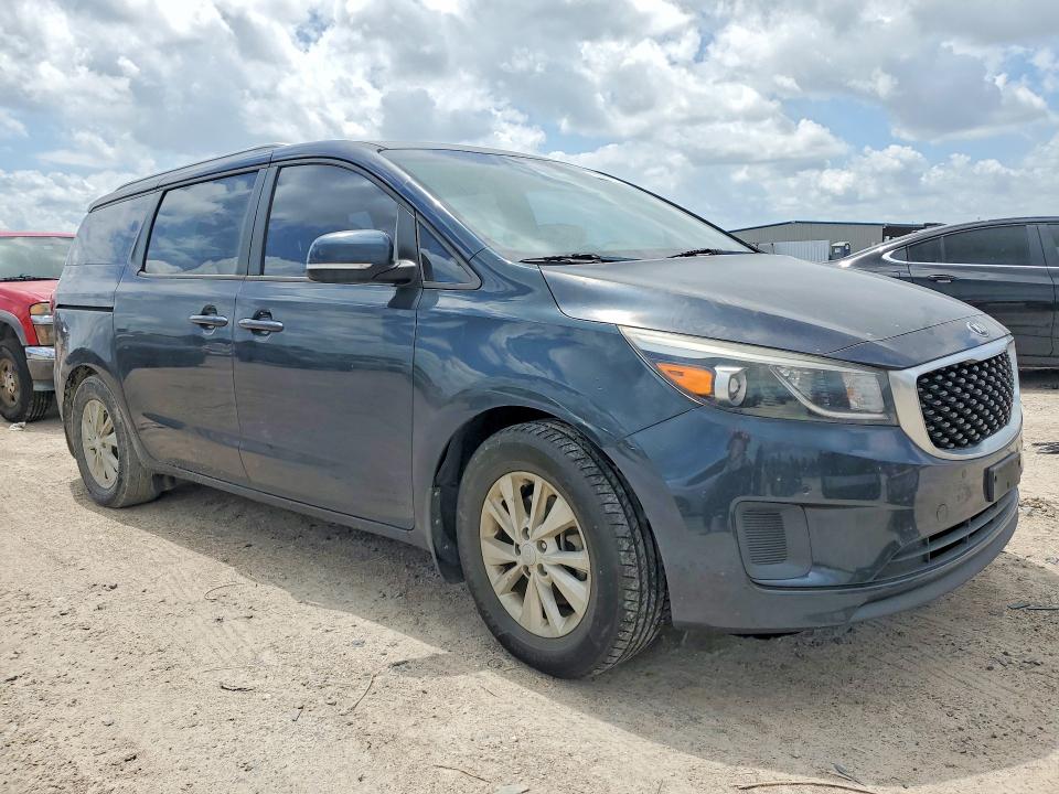 2016 Kia SEDONA VIN KNDMB5C19G6215042 COPART salvage auction — MINOR DENT/SCRATCHES, CT, sold $2,750 on 2026-07-17 (photo 4)