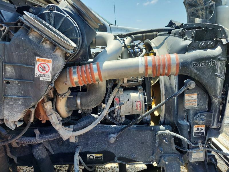 2015 Kenworth All other VIN 2XKHAJ7XXFM462686 COPART salvage auction — MINOR DENT/SCRATCHES, IN - CERTIFICATE OF TITLE, sold $8,000 on 2026-07-07 (photo 6)