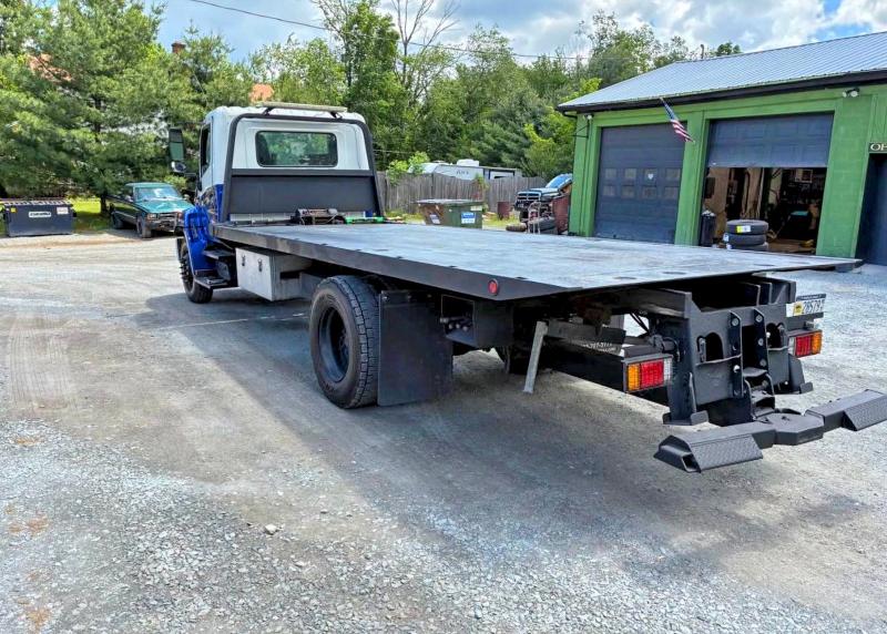 2007 Hino All other VIN 5PVNJ8JV872S50712 COPART salvage auction — MINOR DENT/SCRATCHES, CT, sold $8,200 on 2026-07-15 (photo 3)