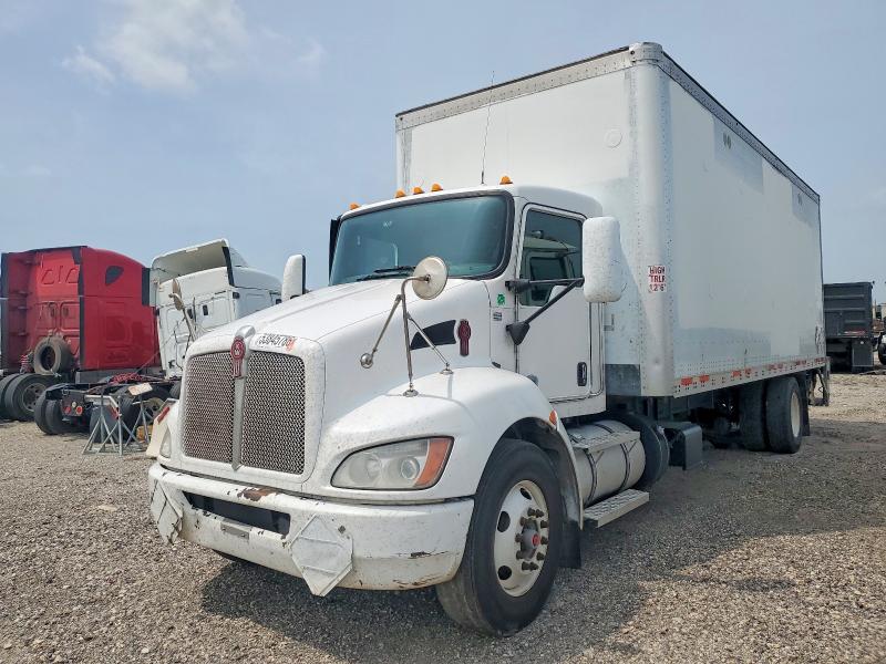 2015 Kenworth T370 VIN 2NKHHM7X1FM443516 COPART salvage auction — MINOR DENT/SCRATCHES, IN - CERTIFICATE OF TITLE, sold $8,000 on 2026-07-29 (photo 2)